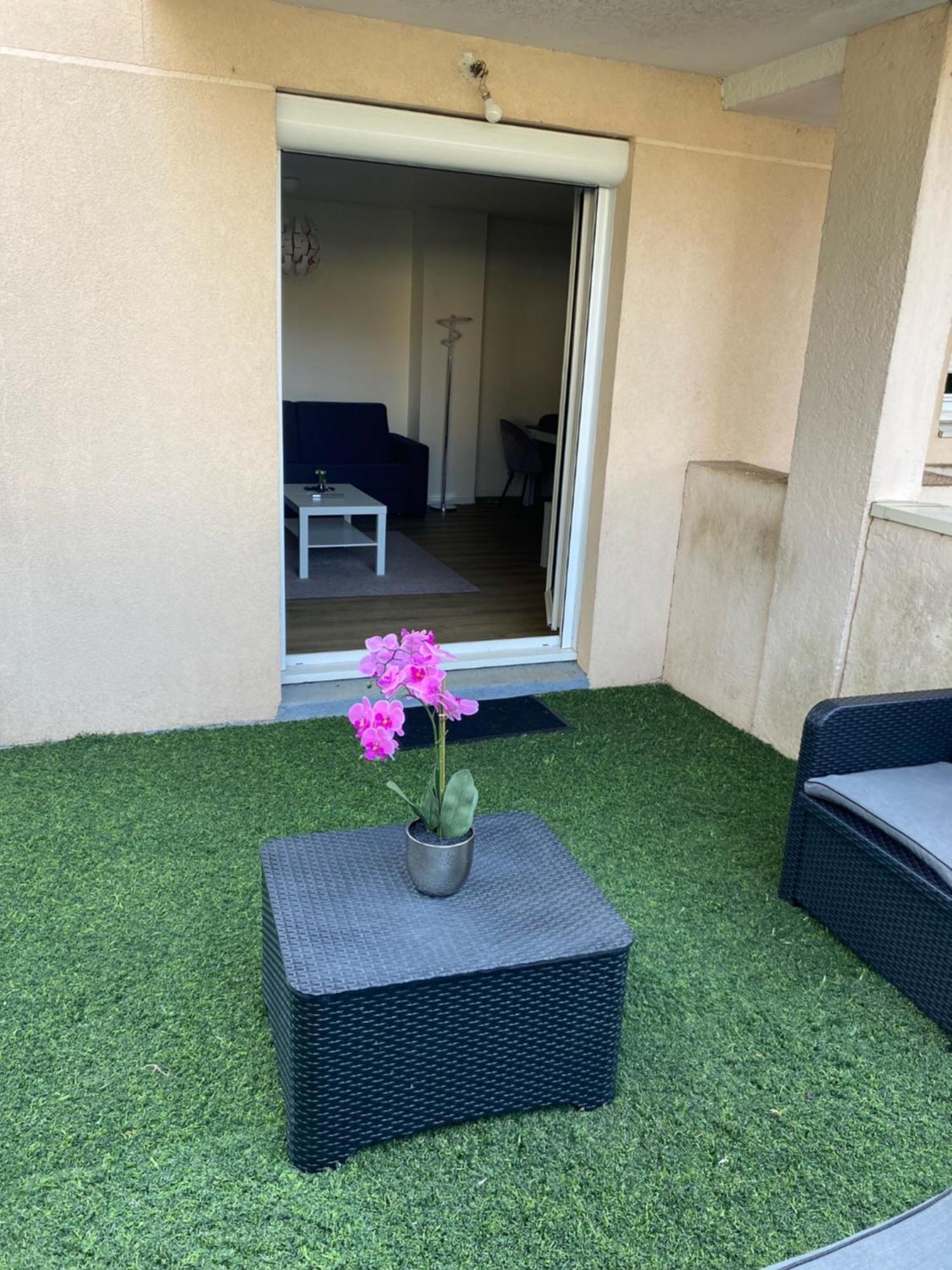 לס אוליס Logement Entier Chambre+Salon + Jardin & Terrasse מראה חיצוני תמונה